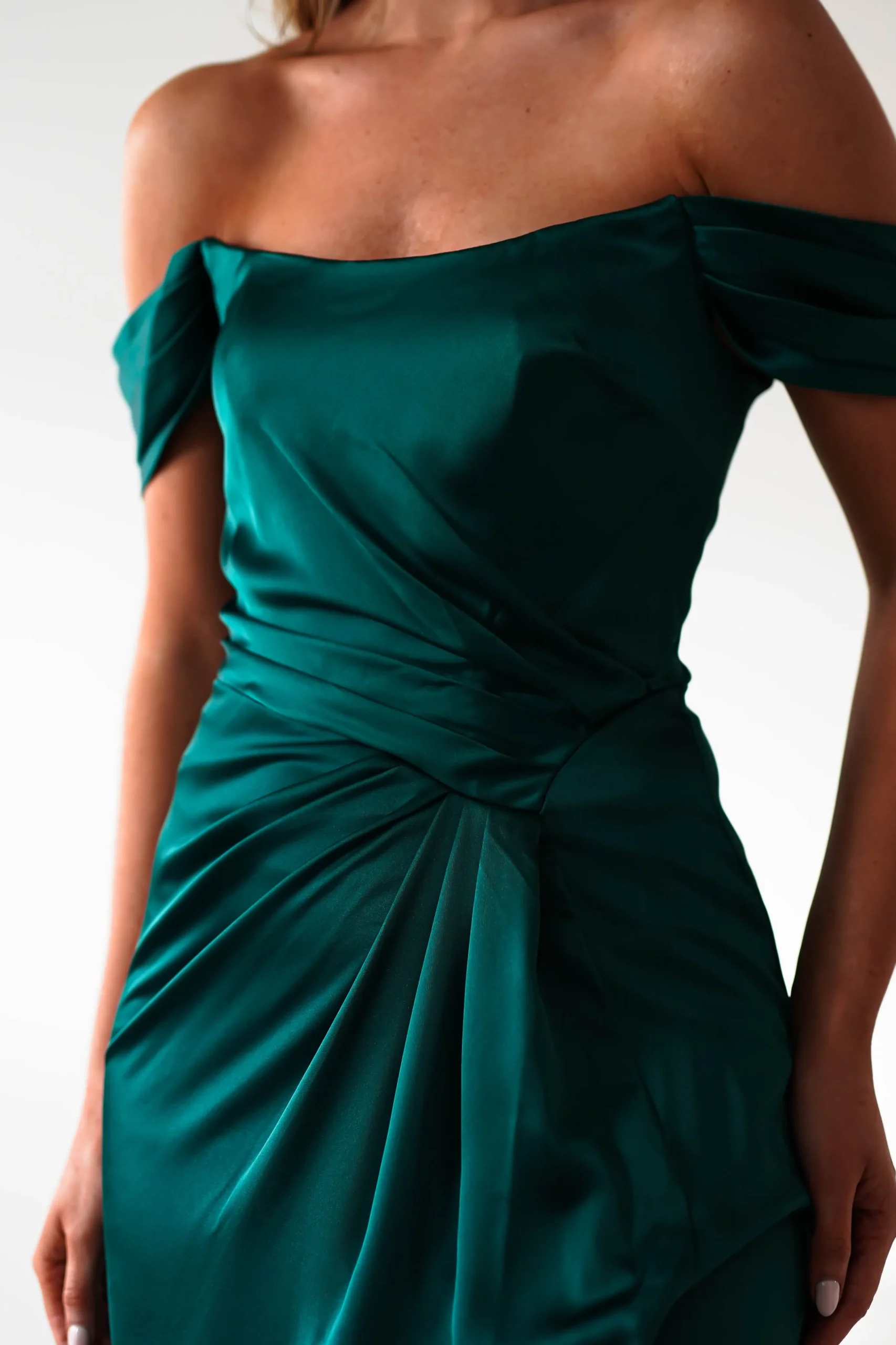 Jessi Soft Saton Maxi Gown | Emerald Green