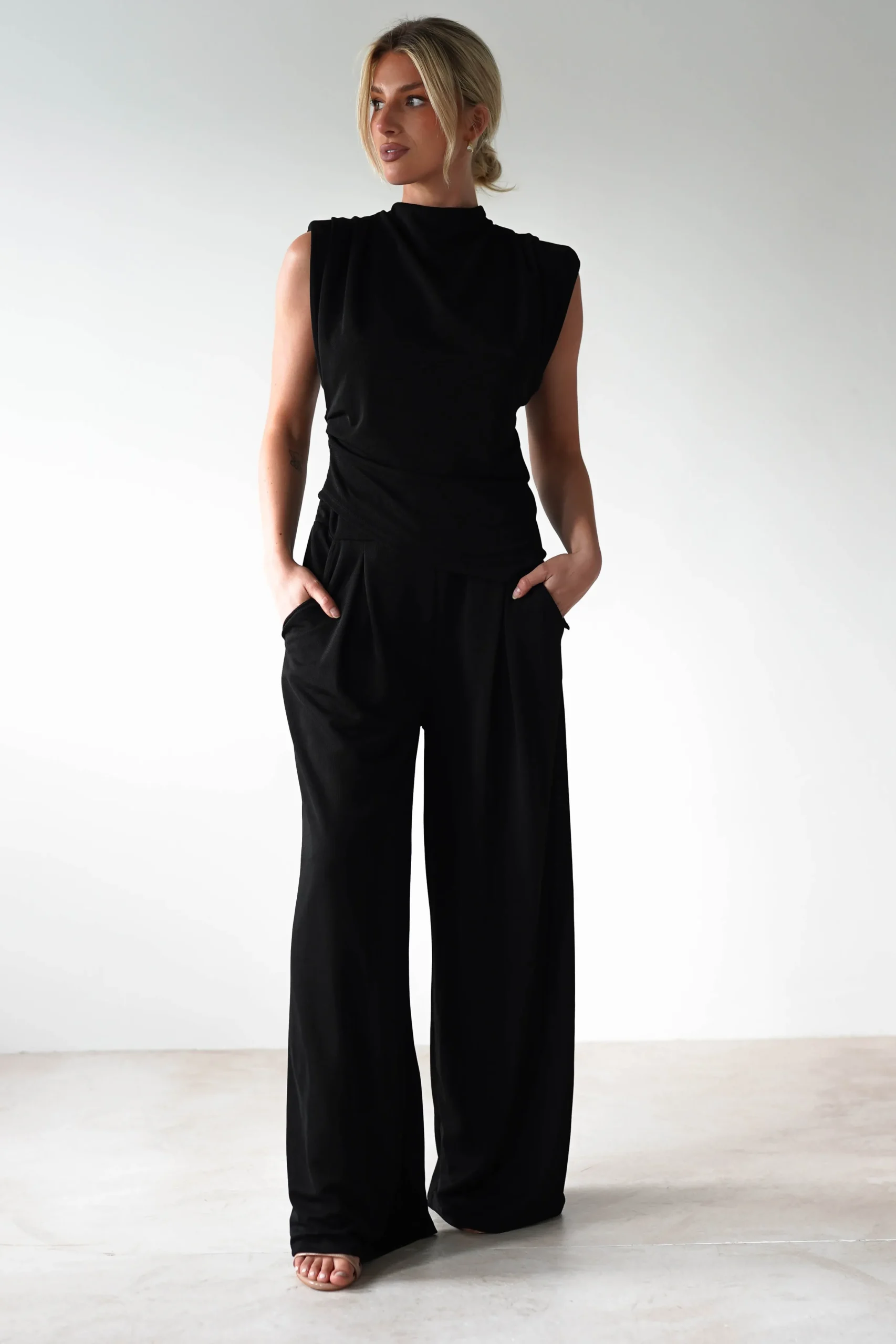 Mina Strechy 2 Piece Set | Black