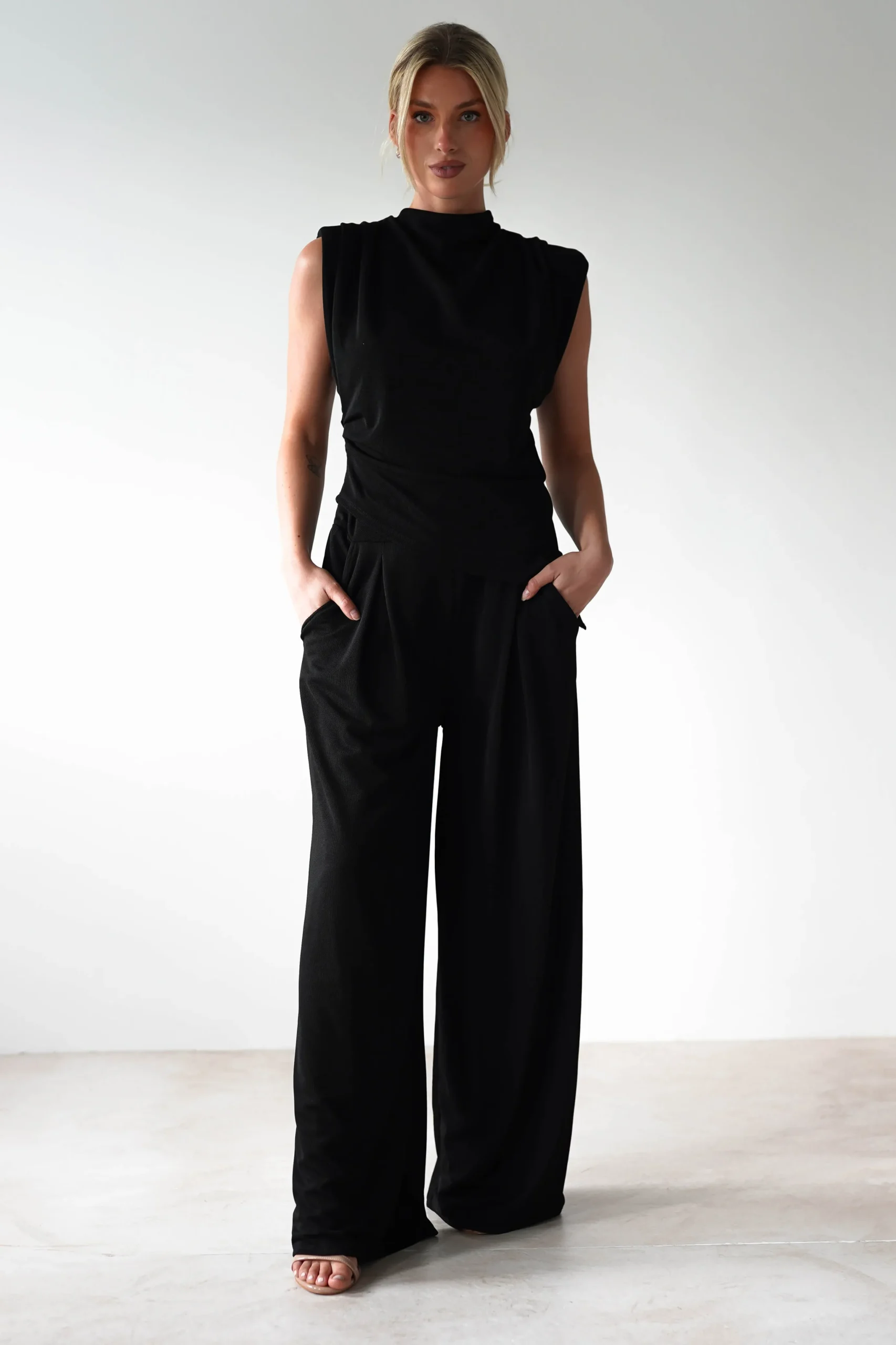 Mina Strechy 2 Piece Set | Black