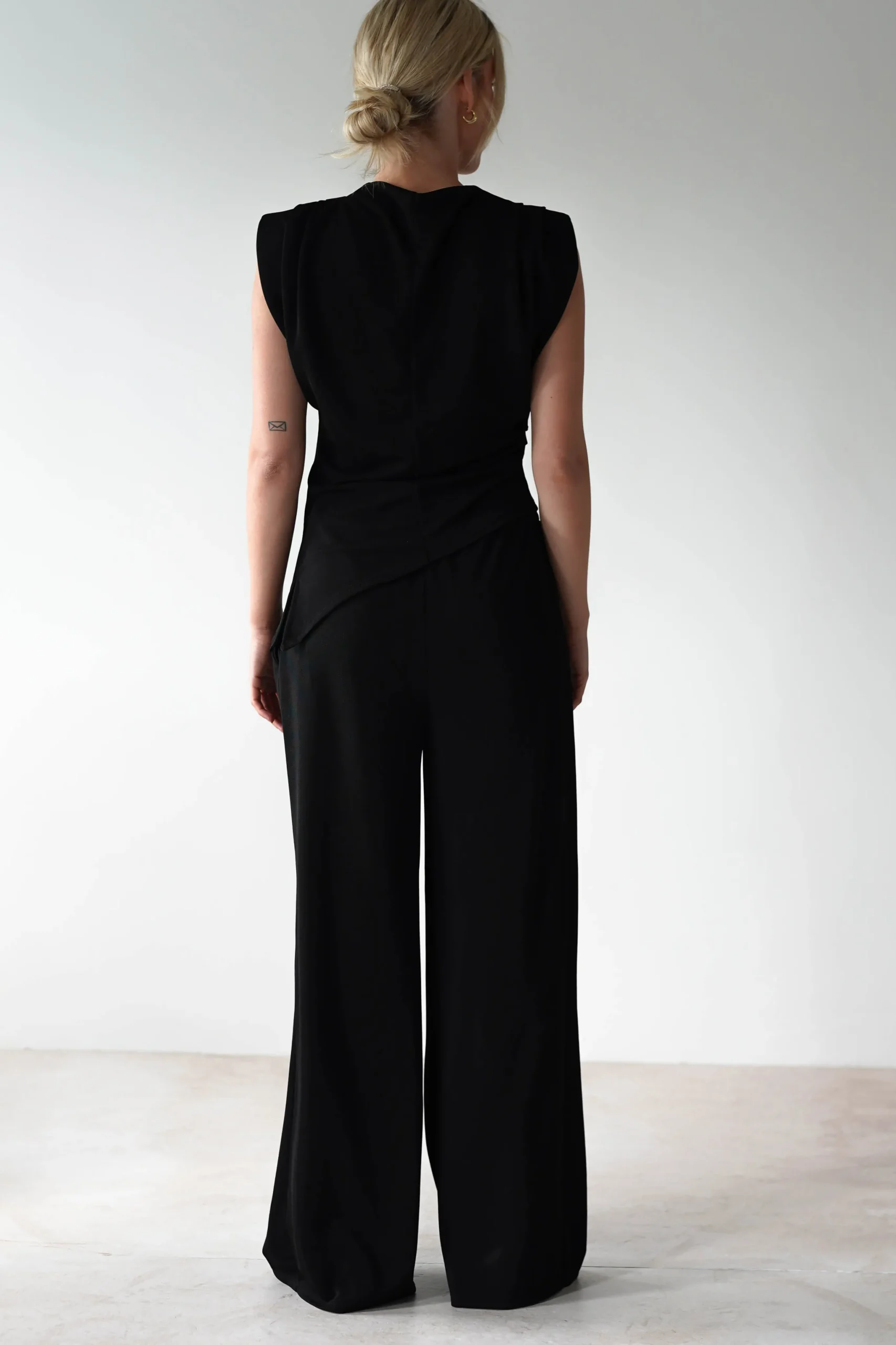 Mina Strechy 2 Piece Set | Black