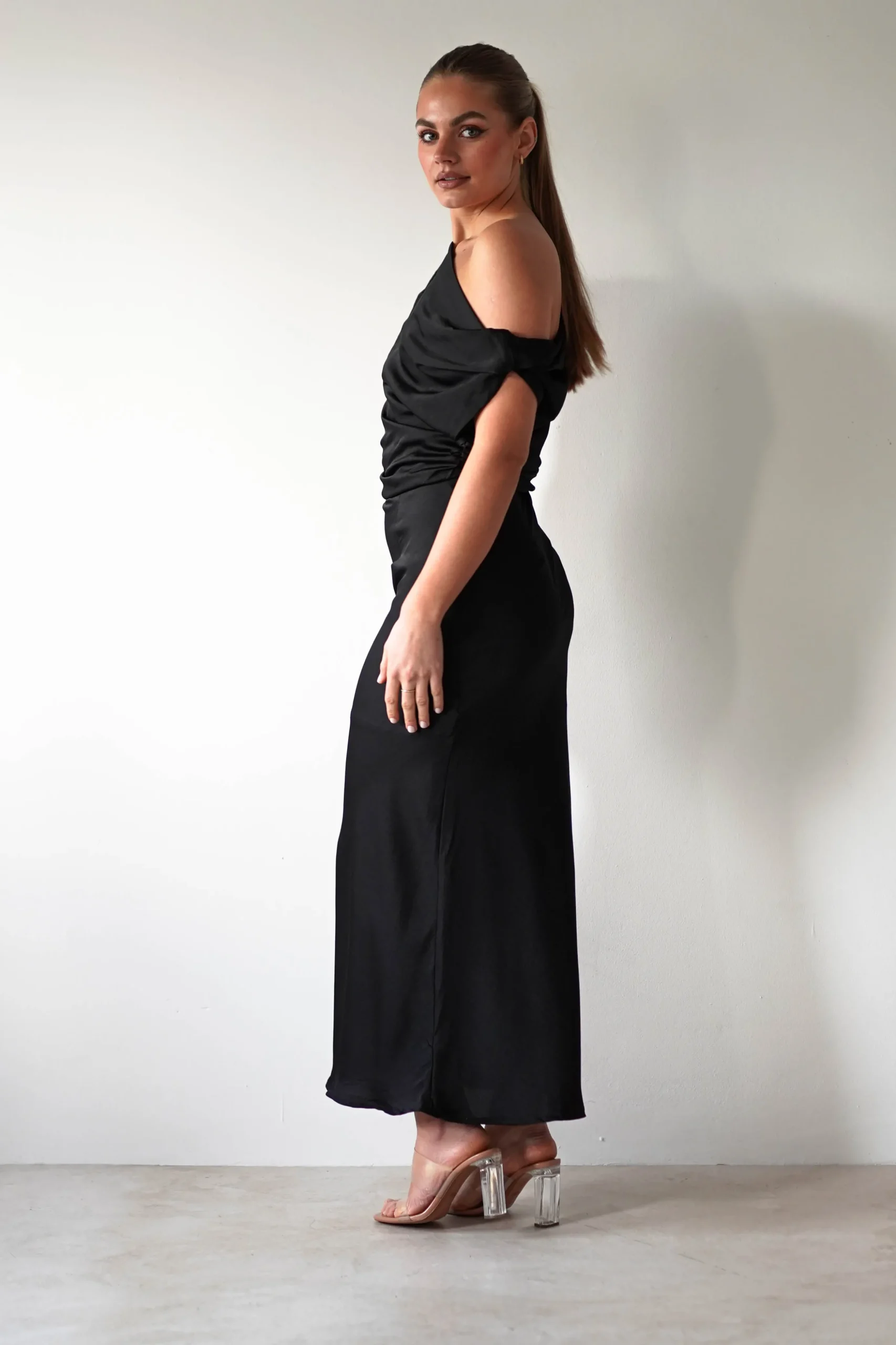 Odelle Soft Off The Shoulder Maxi | Black