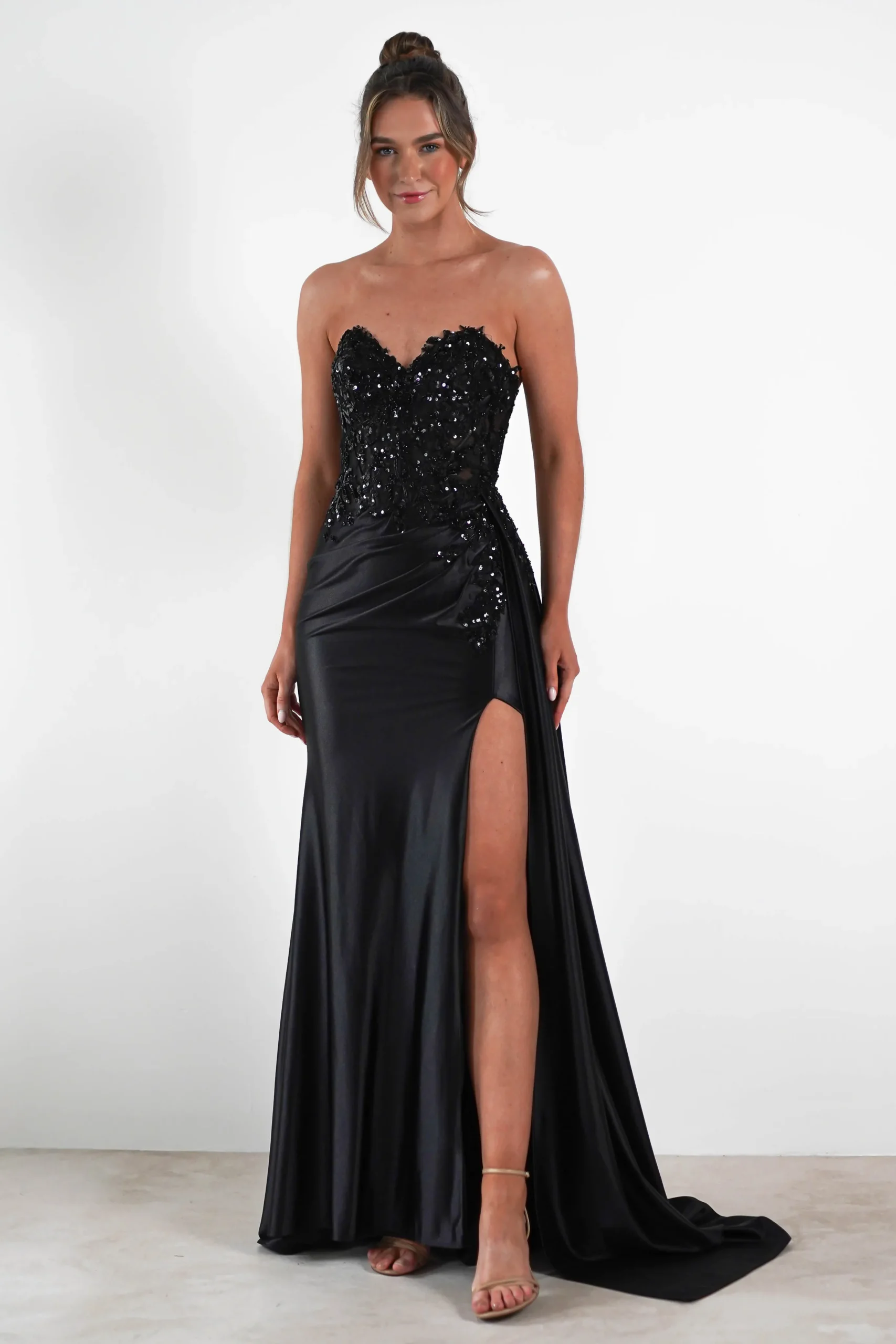 Saraya Bodycon Embellished Gown | Black