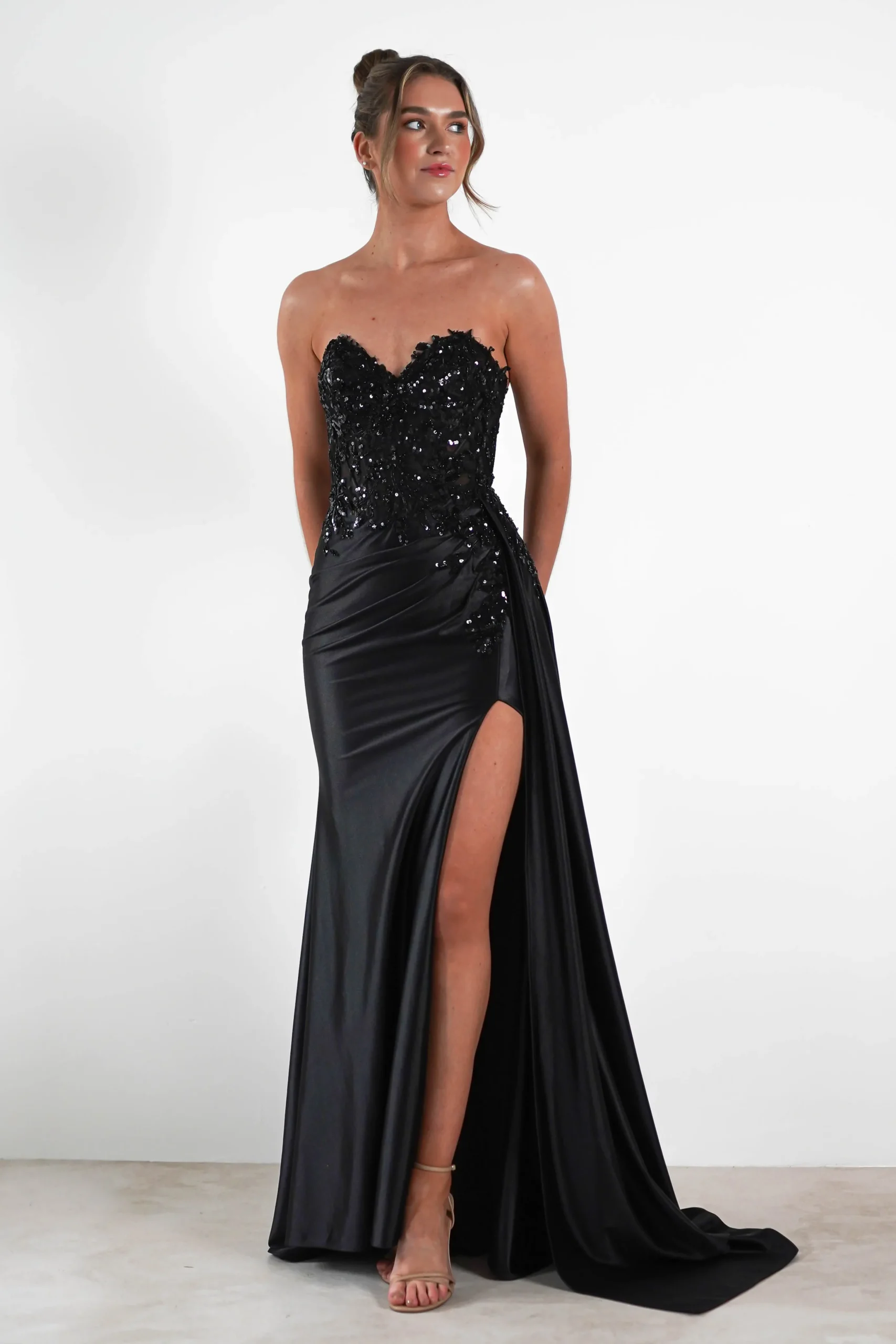 Saraya Bodycon Embellished Gown | Black