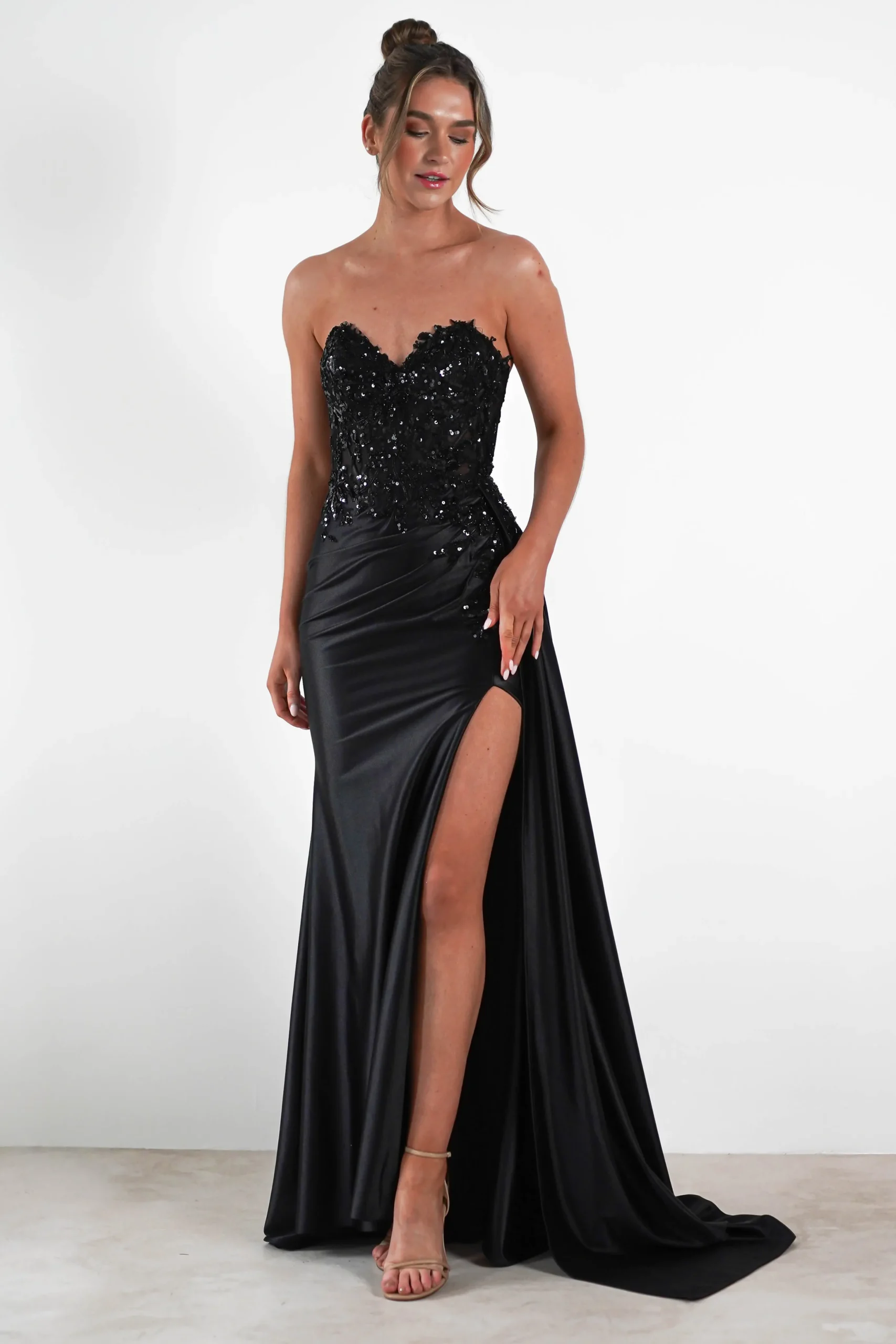 Saraya Bodycon Embellished Gown | Black